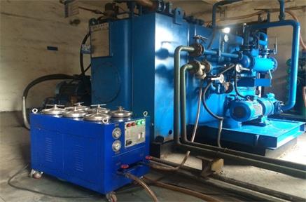 Substituendum oleum hydraulicum et sustentationem colum